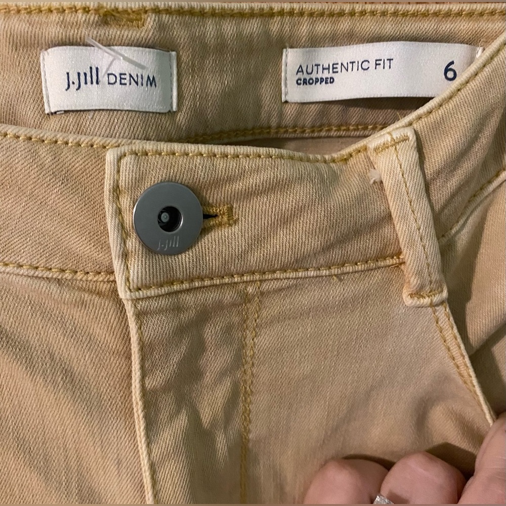 J Jill Denim Authentic Fit Frayed Hem Yellow Cropped Women Size 6 - Picture 3 of 4